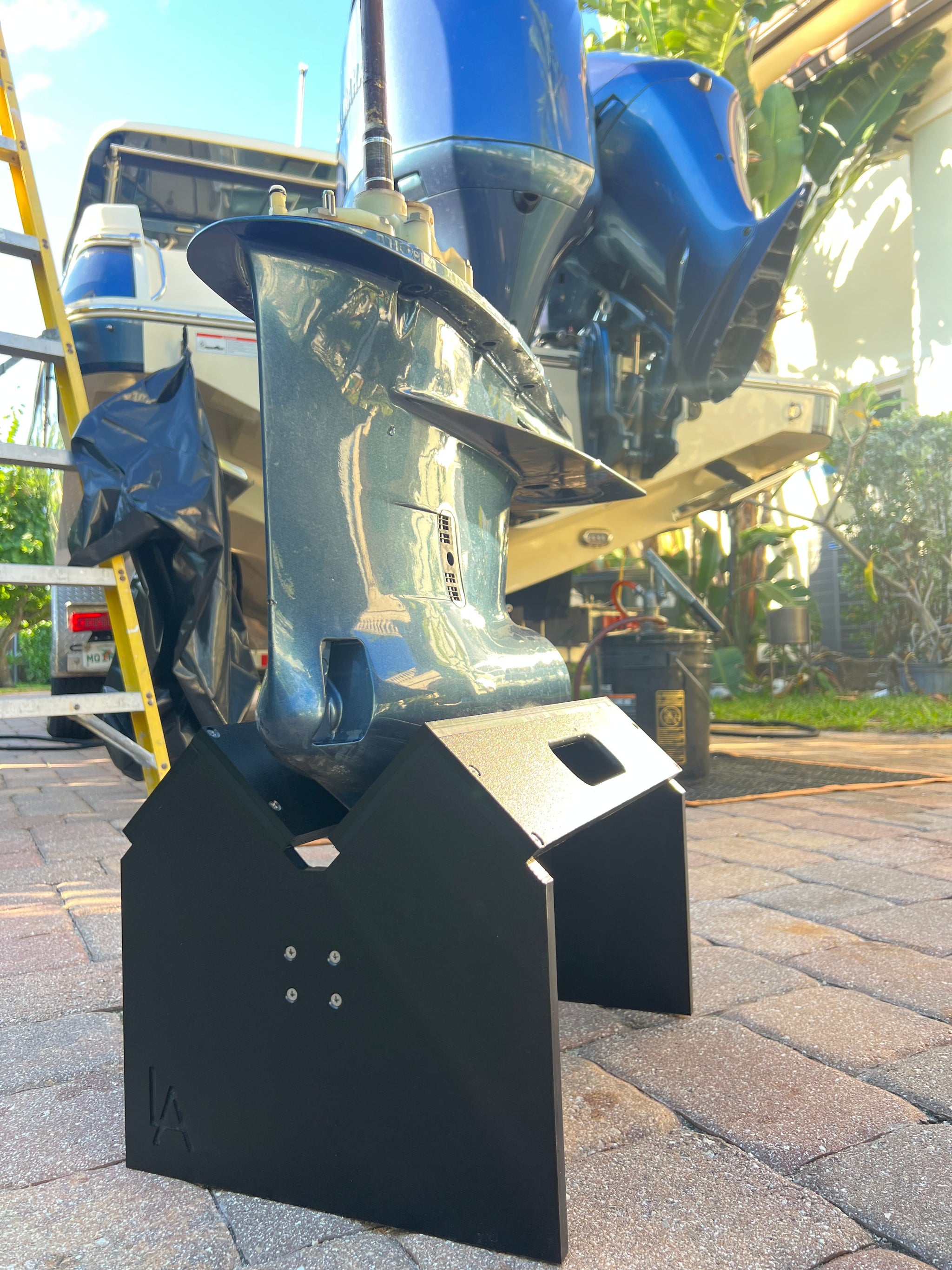 UNIVERSAL LOWER UNIT STAND FOR OUTBOARD(BLACK) – LA Boat Works